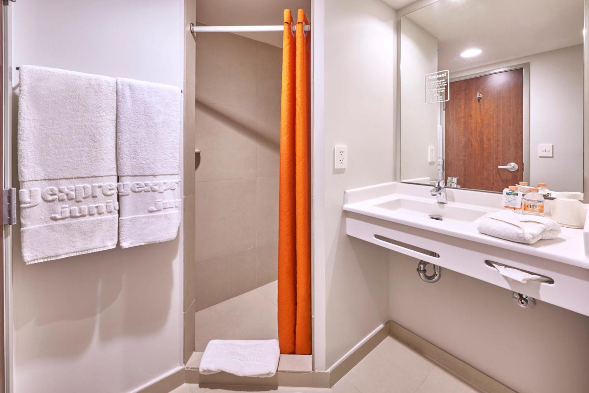 City Express Junior By Marriott Ciudad De Mexico Sullivan Extérieur photo
