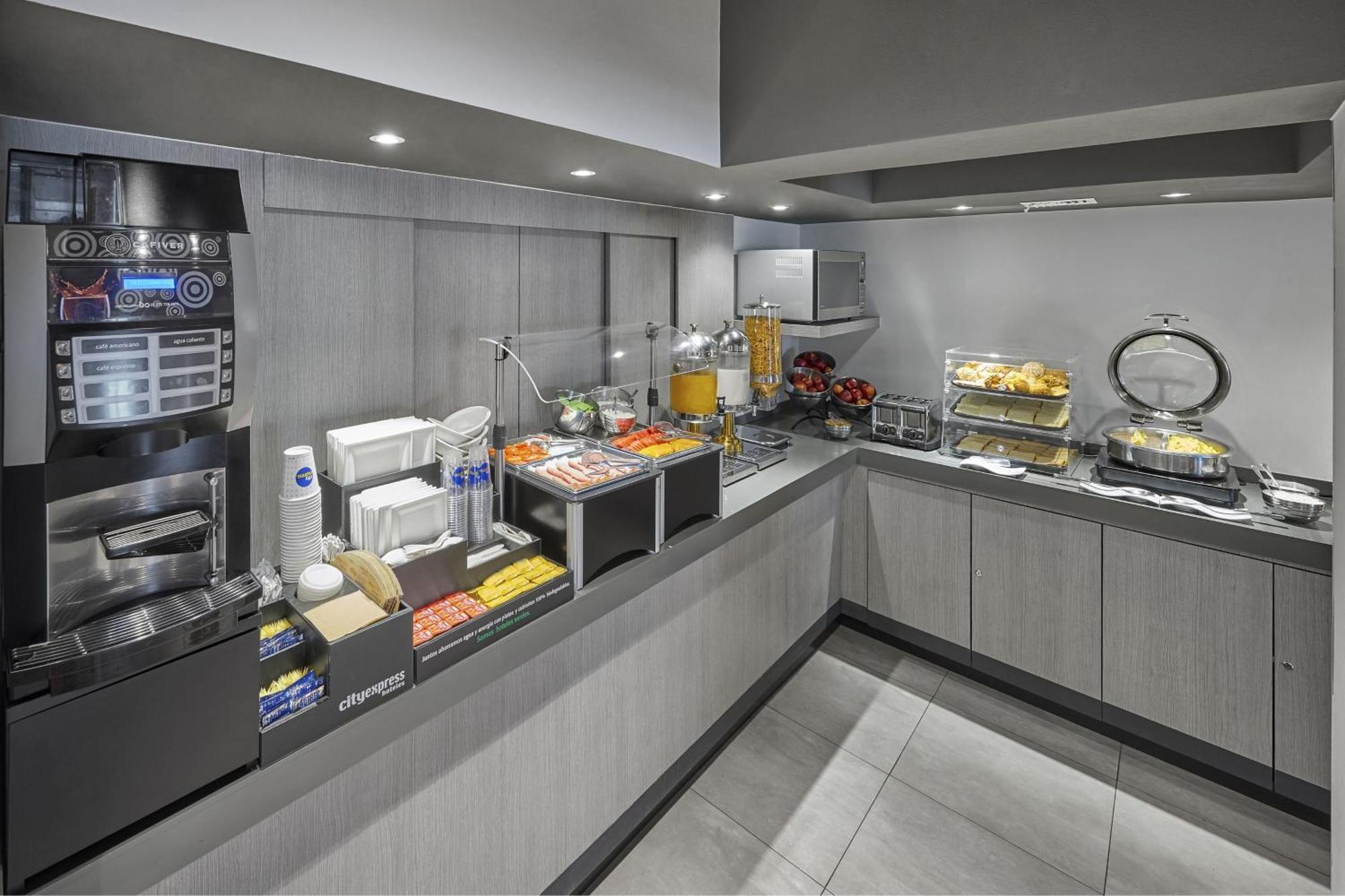 City Express Junior By Marriott Ciudad De Mexico Sullivan Extérieur photo